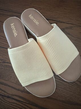 kensie Light Yellow Knit Slide Sandals, 9, Like New
